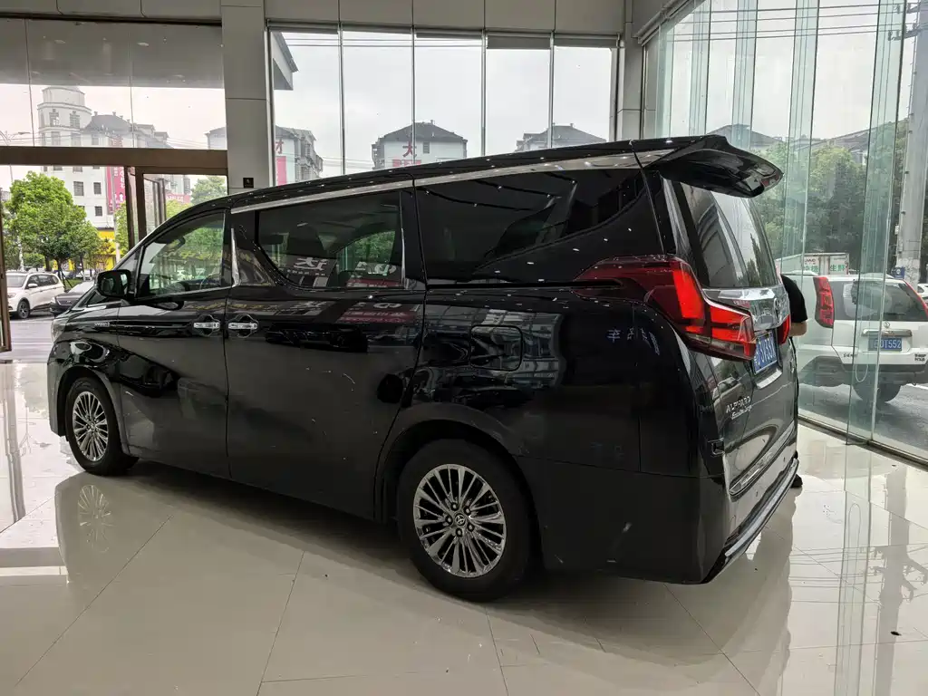 Toyota Alphard 2020 — фото 5
