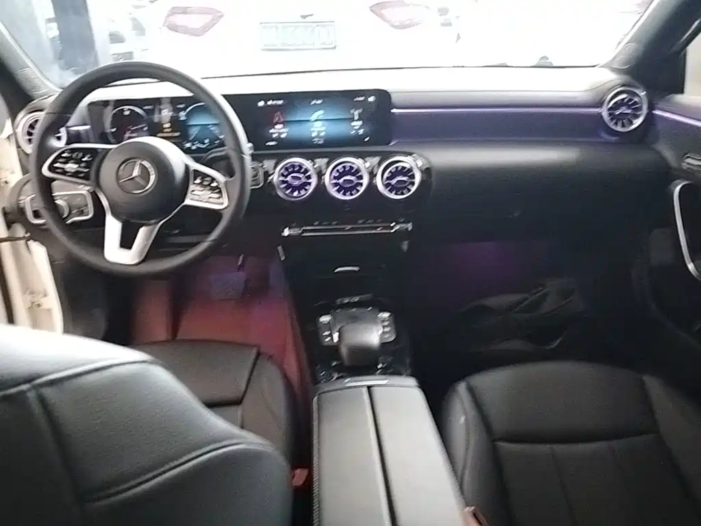 Mercedes-Benz A-Class 2023 — фото 10