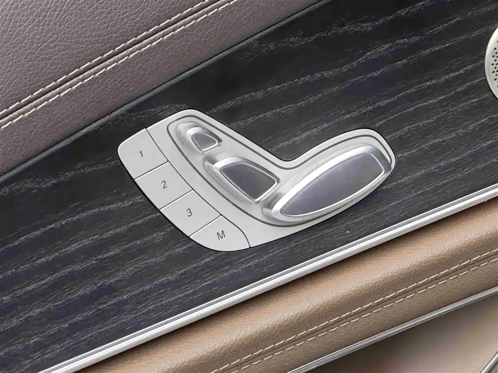 Mercedes-Benz E-Class 2023 — фото 13