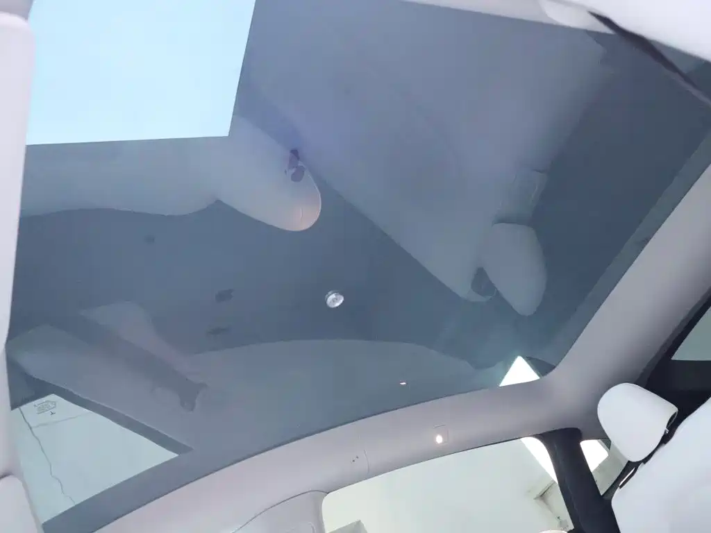 Tesla Model Y 2022 — фото 19
