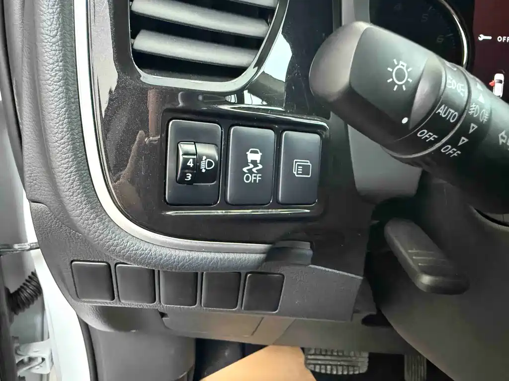 Mitsubishi Outlander 2022 — фото 11