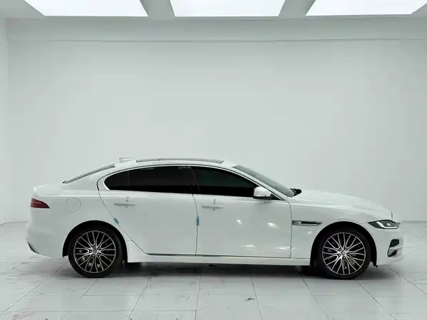 Jaguar XEL 2019