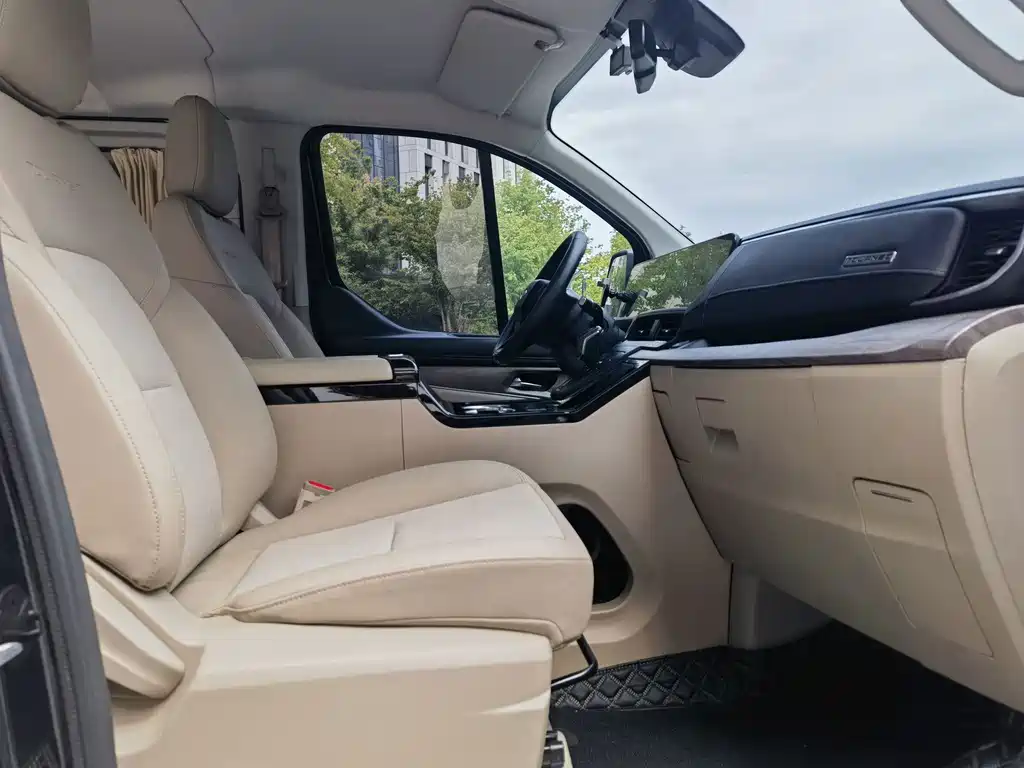 Ford Tourneo 2023 — фото 15