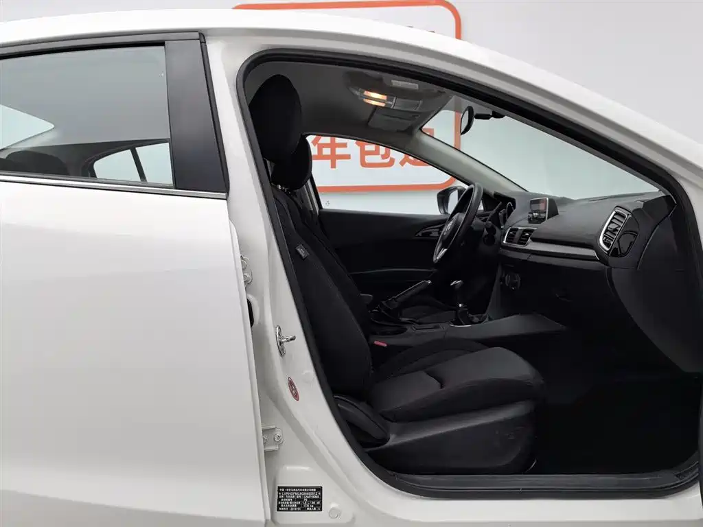 Mazda 3 Axela 2016 — фото 23