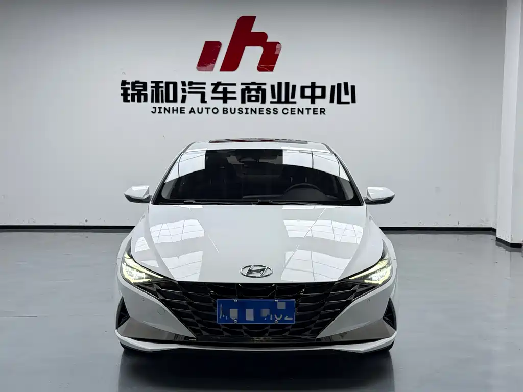 Hyundai Elantra 2022