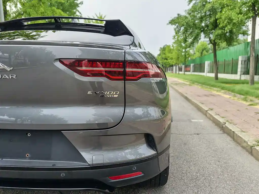 Jaguar I-PACE 2019 — фото 26