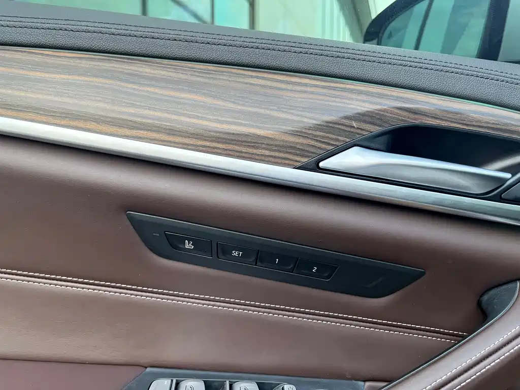 BMW 5 Series New Energy 2019 — фото 16