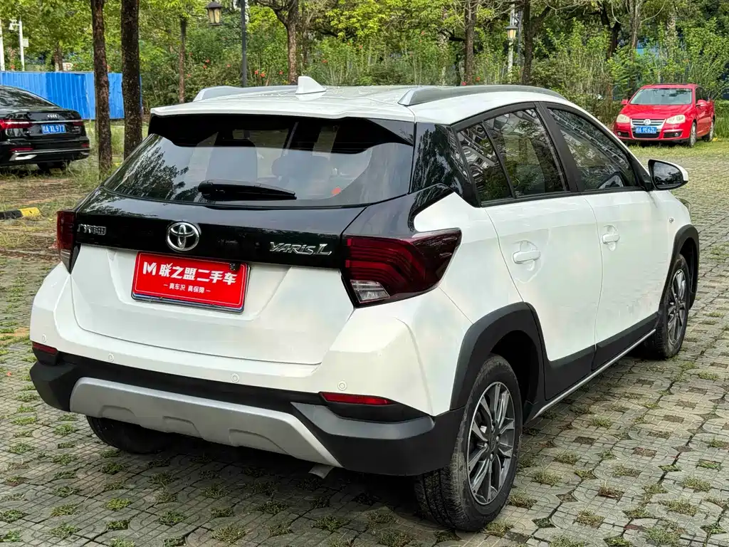 Toyota Yaris L 2022