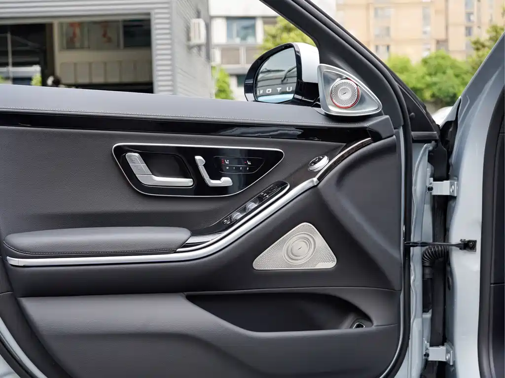 Mercedes-Benz S-Class 2025 — фото 15