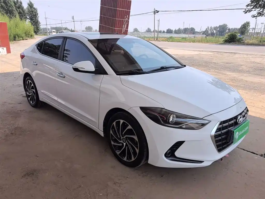 Hyundai Elantra 2019 — фото 4