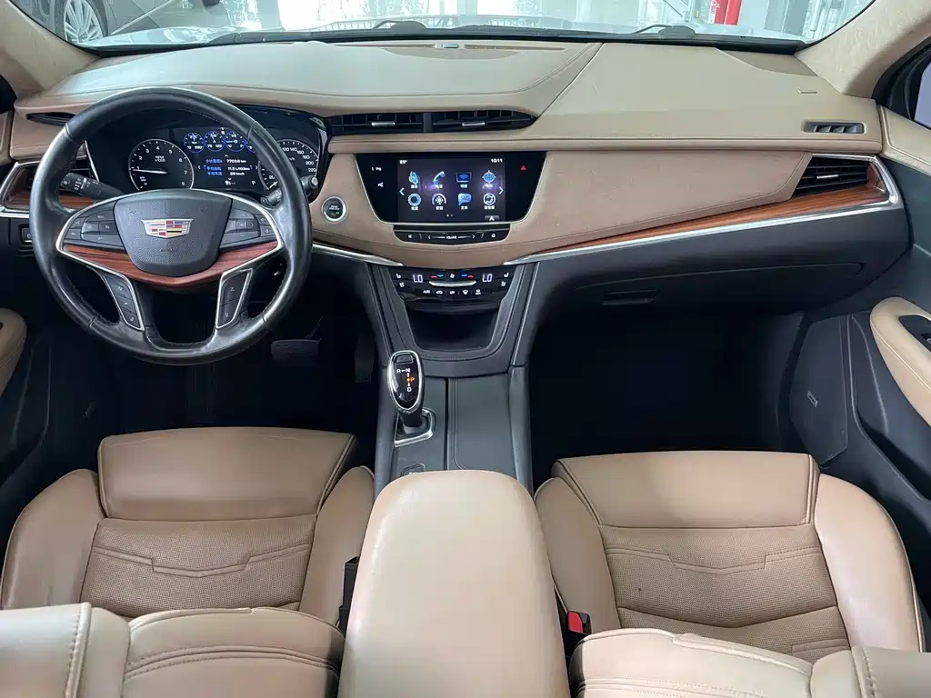 Cadillac XT5 2017 — фото 18