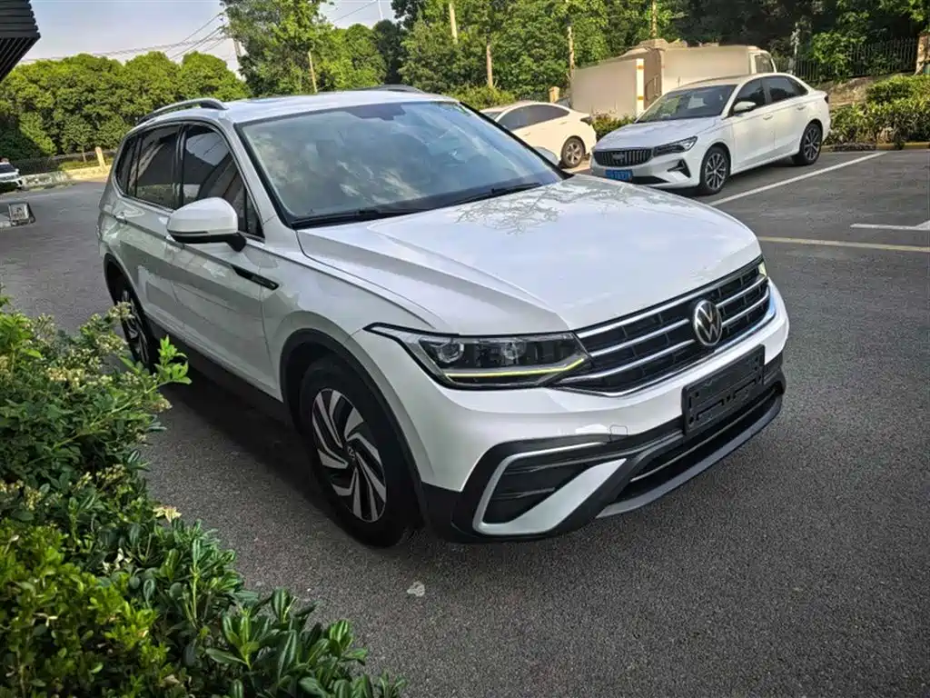 Volkswagen Tiguan L 2022 — фото 3