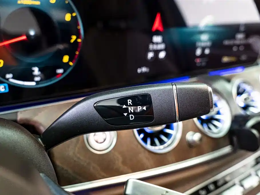 Mercedes-Benz E-Class 2023 — фото 14