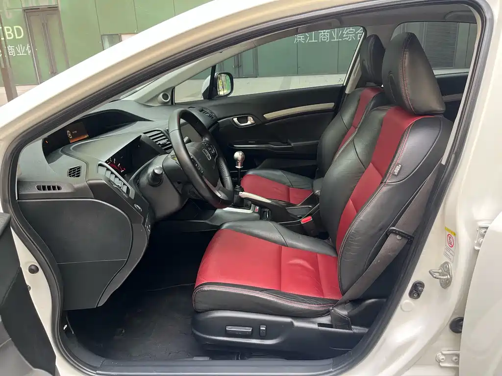 Honda Civic 2015 — фото 14