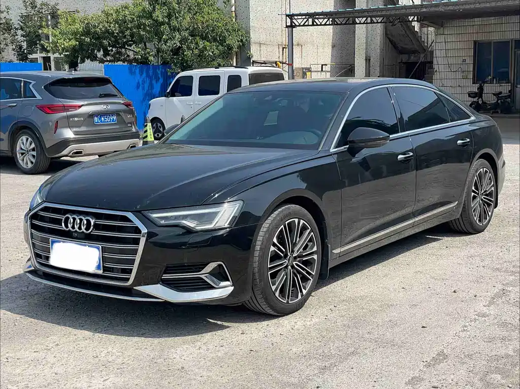 Audi A6L 2024 — фото 1