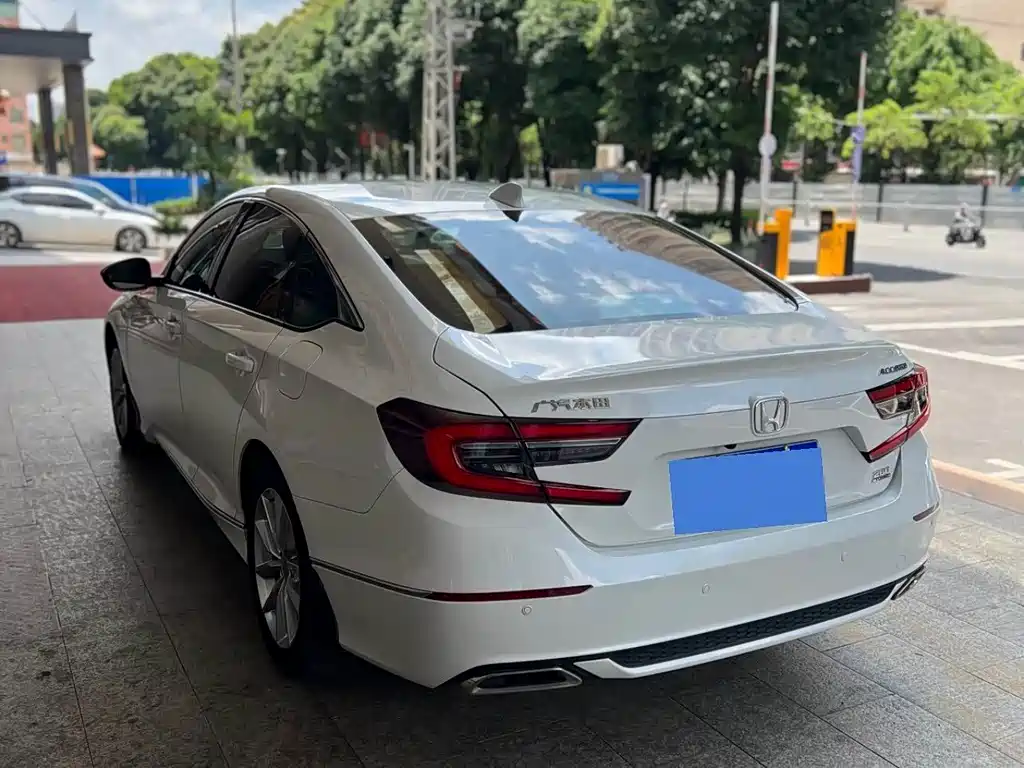 Honda Accord 2022 — фото 11