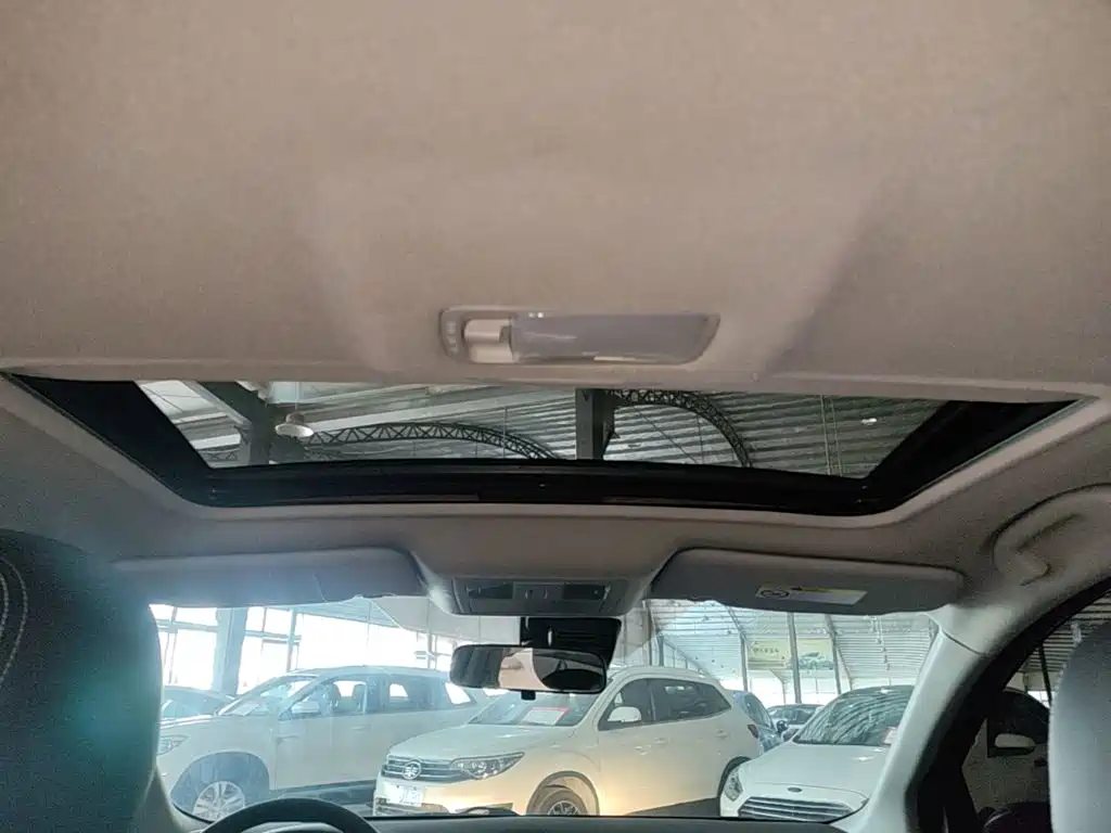 Nissan Tiida 2019 — фото 14