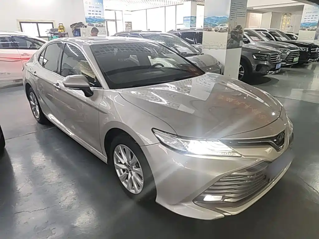 Toyota Camry 2019 — фото 4