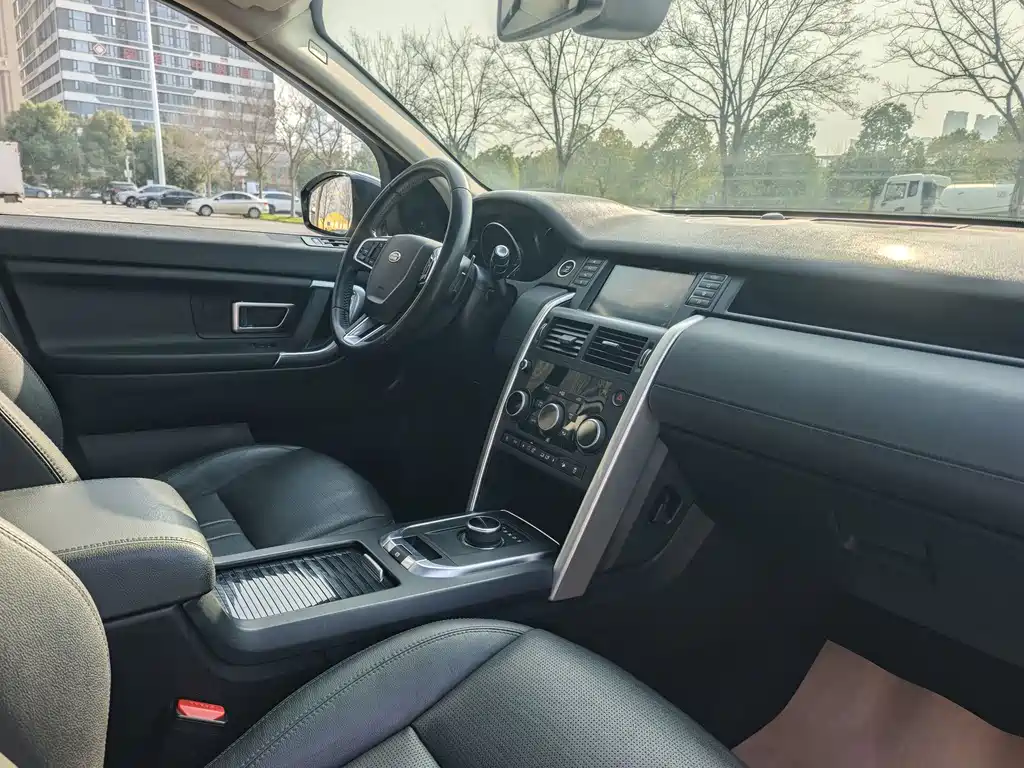 Land Rover Discovery Sport 2018 — фото 17