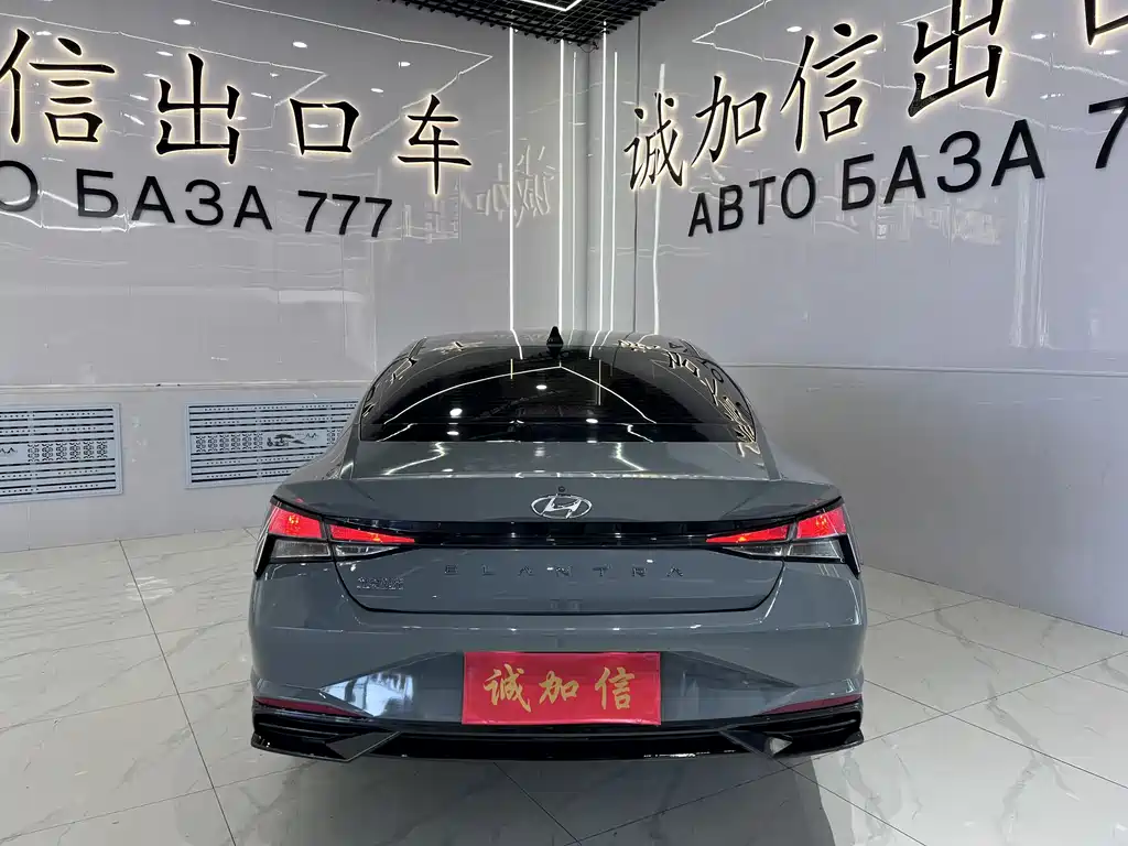 Hyundai Elantra 2022