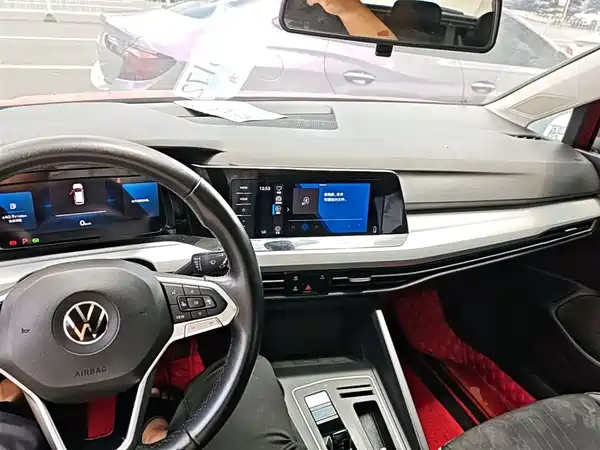 Volkswagen Golf 2021