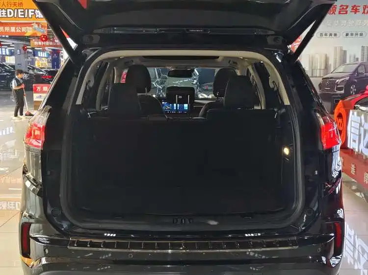 Ford Edge 2021 — фото 16