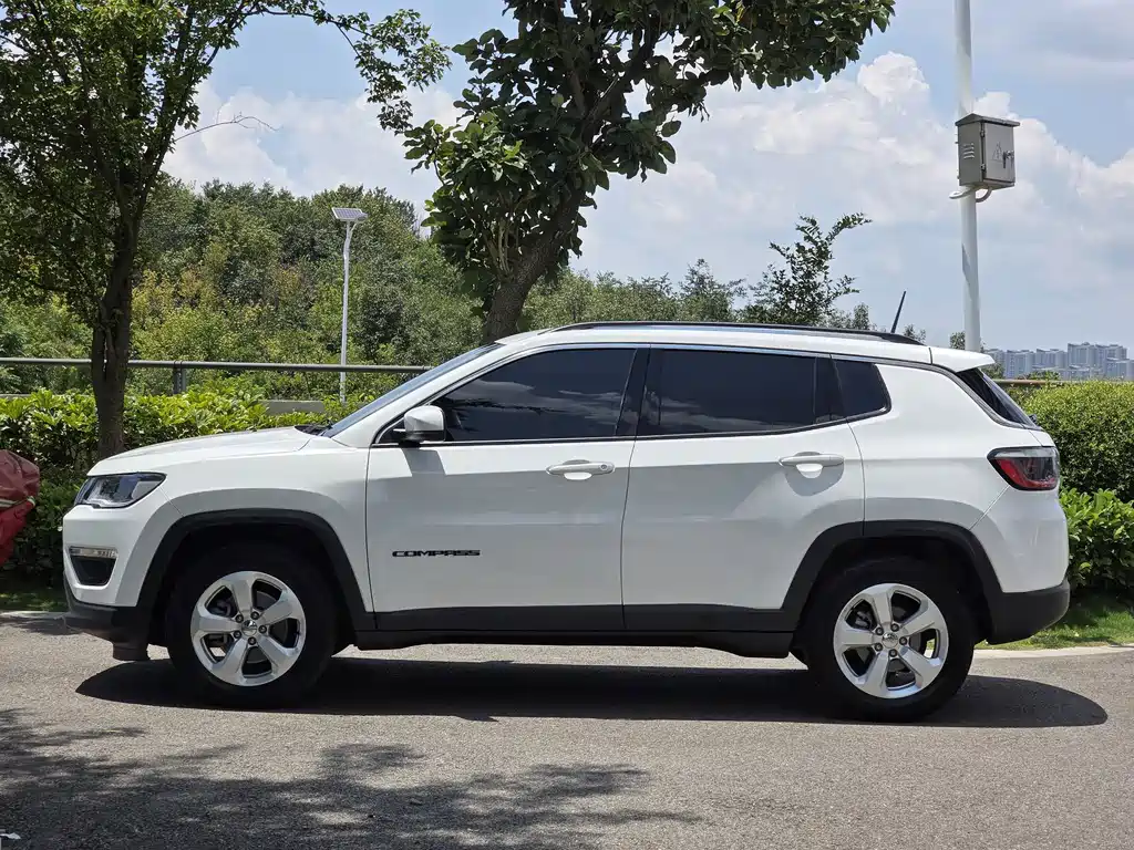 Jeep Compass 2017 — фото 5