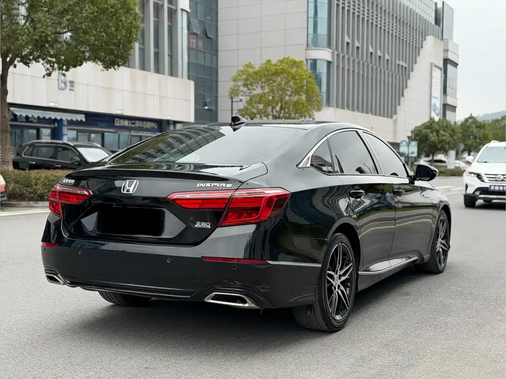 Honda Inspire 2022 — фото 17