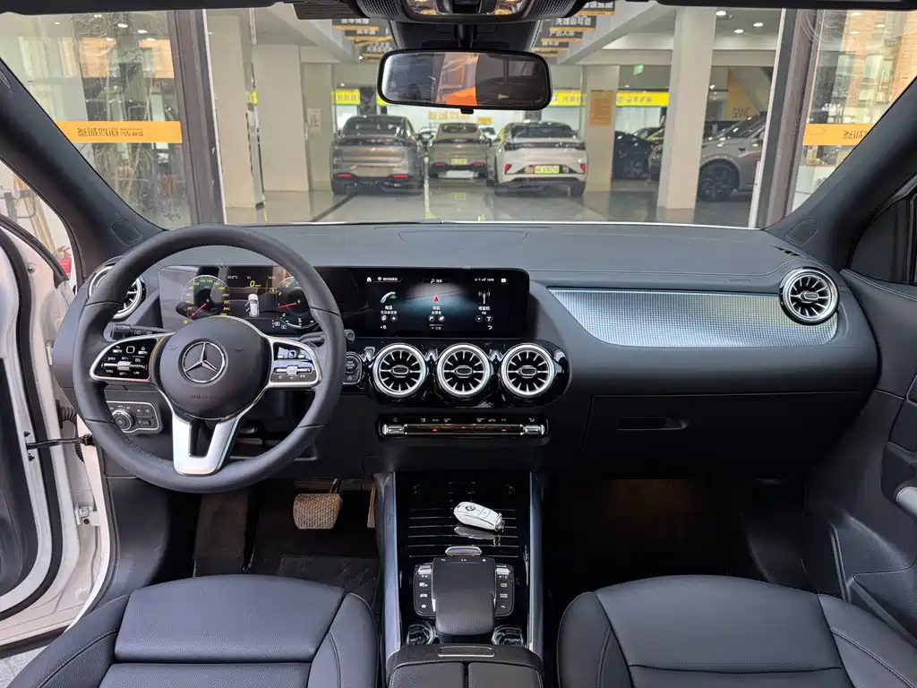 Mercedes-Benz GLA 2023 — фото 10