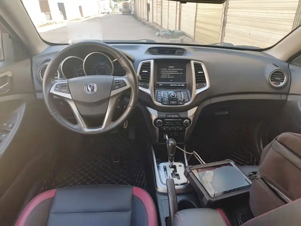 Changan Eado XT 2015 — фото 10