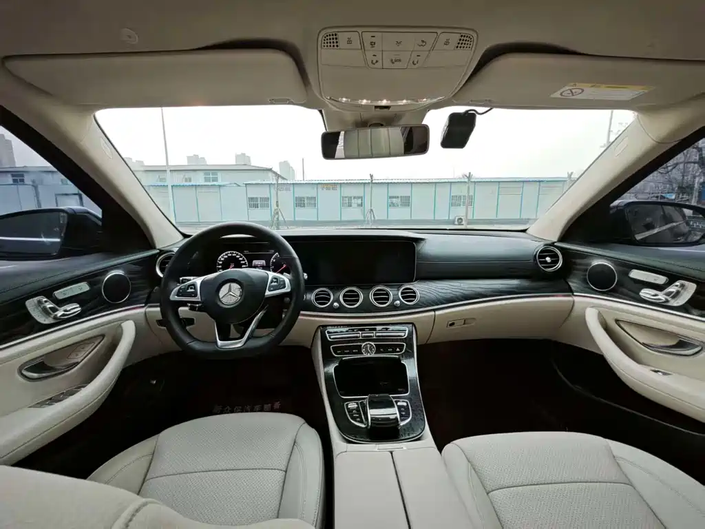 Mercedes-Benz E-Class 2016 — фото 9