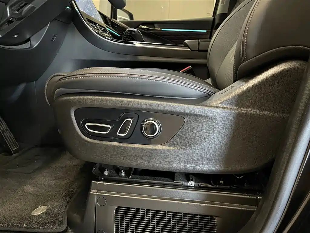 GAC Motor Trumpchi M8 2025 — фото 22