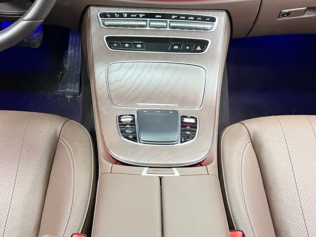 Mercedes-Benz E-Class 2023 — фото 26