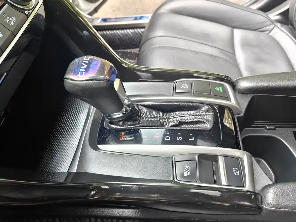 Honda Civic 2017 — фото 10