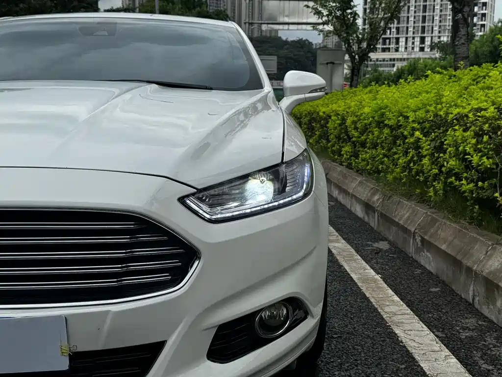 Ford Mondeo 2014 — фото 4