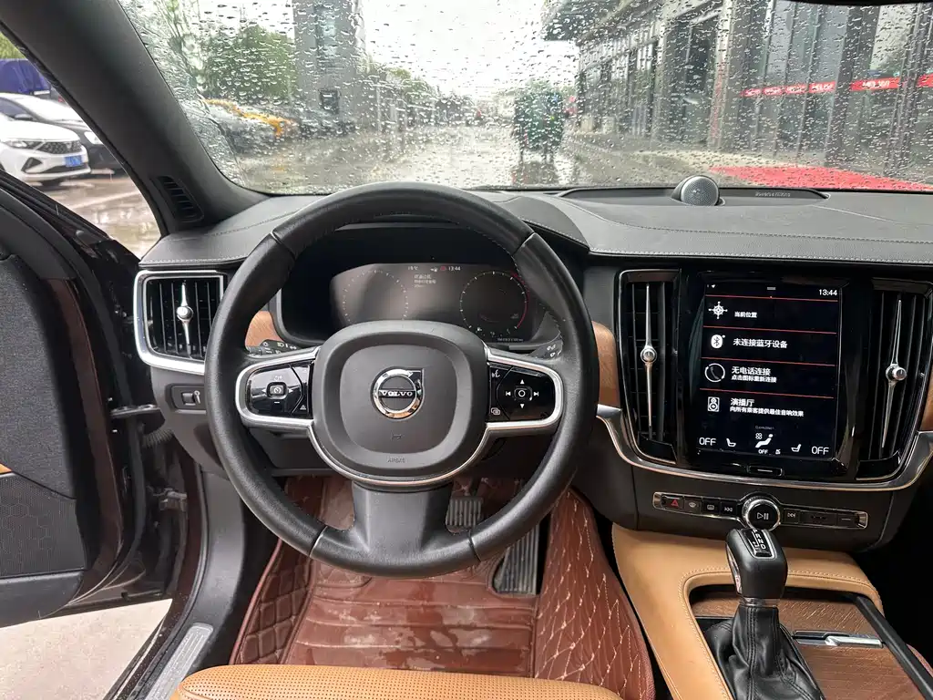 Volvo S90 2018 — фото 10