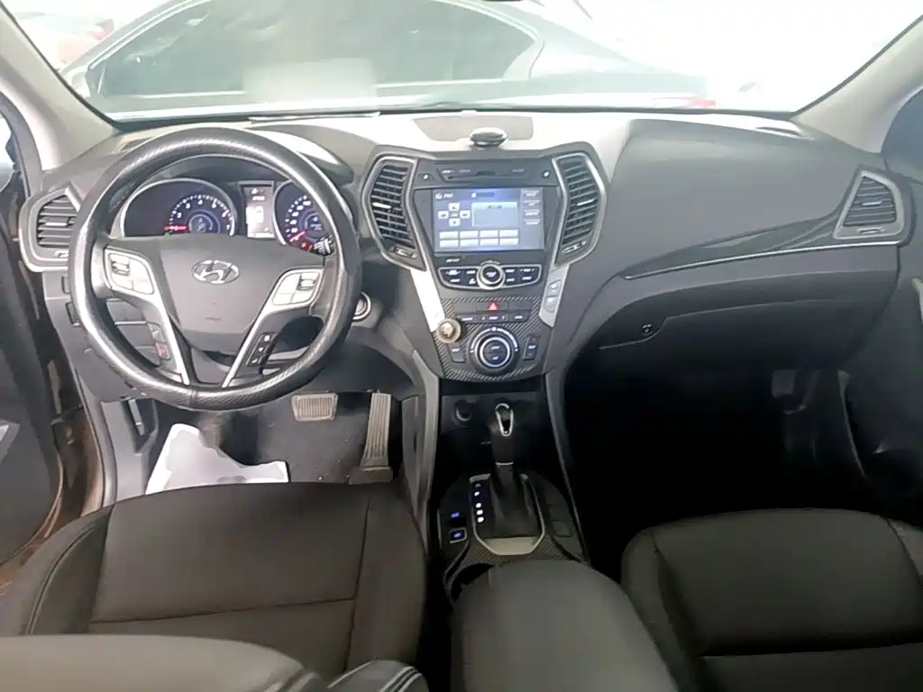 Hyundai Santa Fe 2015 — фото 10