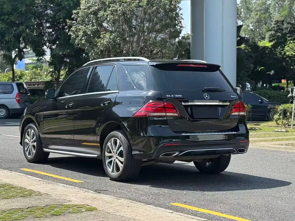 Mercedes-Benz GLE 2017 — фото 3