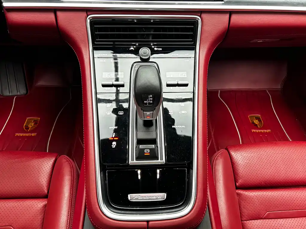 Porsche Panamera 2017 — фото 16
