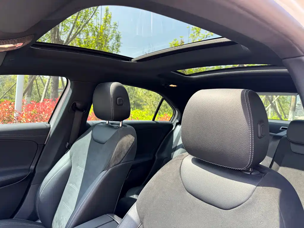 Mercedes-Benz A-Class 2023 — фото 12