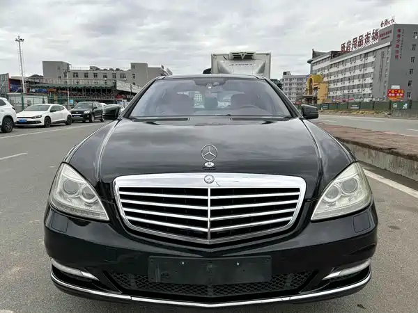 Mercedes-Benz S-Class 2010