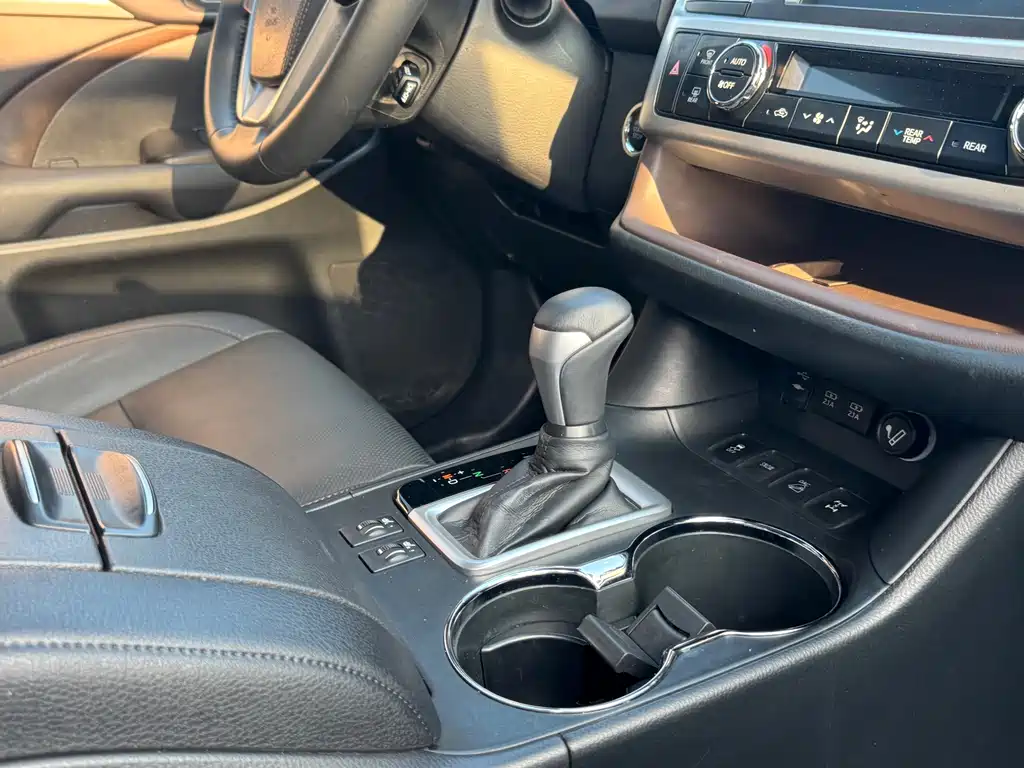 Toyota Highlander 2020 — фото 15