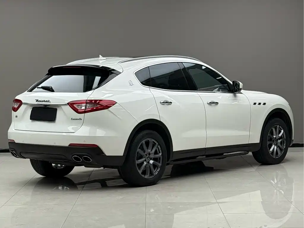 Maserati Levante 2020 — фото 12