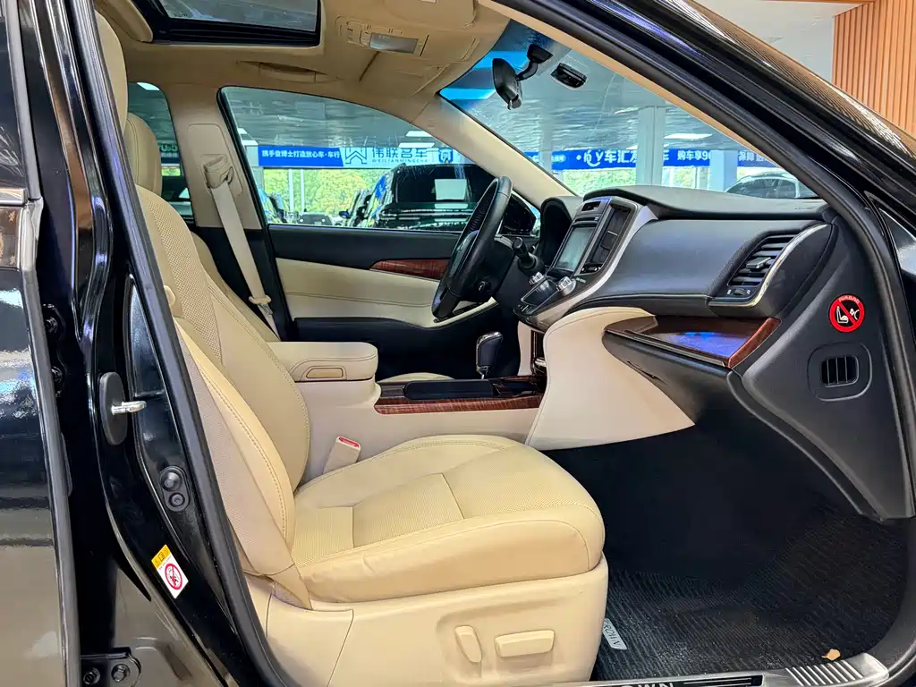Toyota Crown 2018 — фото 11