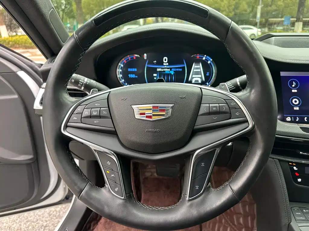 Cadillac CT6 2023 — фото 15