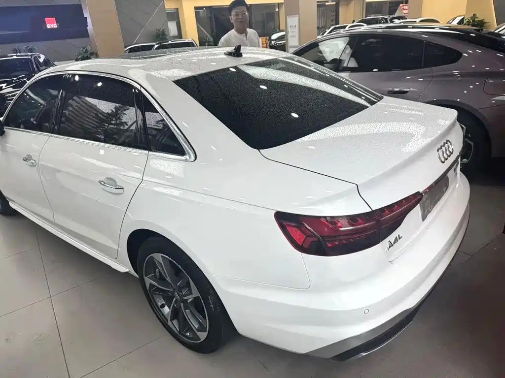 Audi A4L 2021