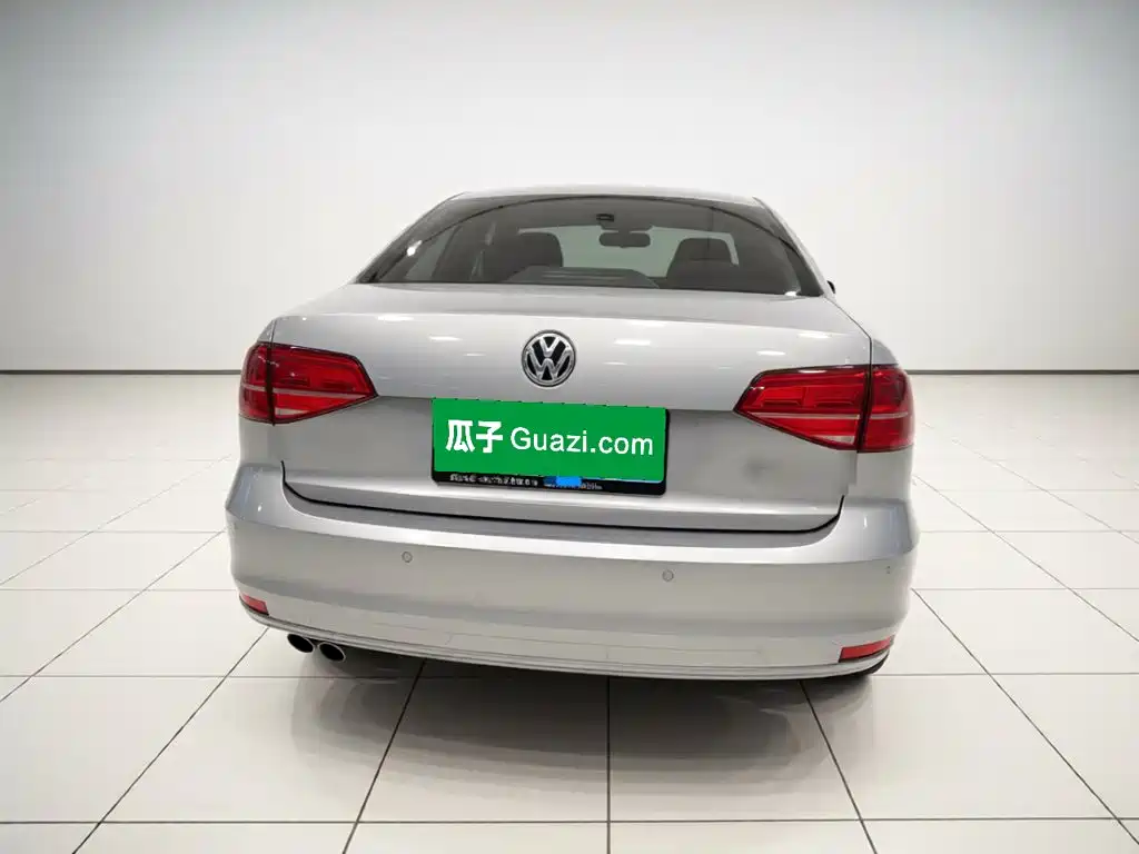 Volkswagen Sagitar 2015