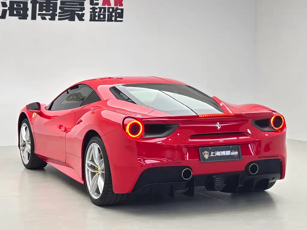 Ferrari 488 2017 — фото 14
