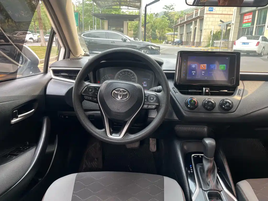 Toyota Corolla 2023 — фото 16