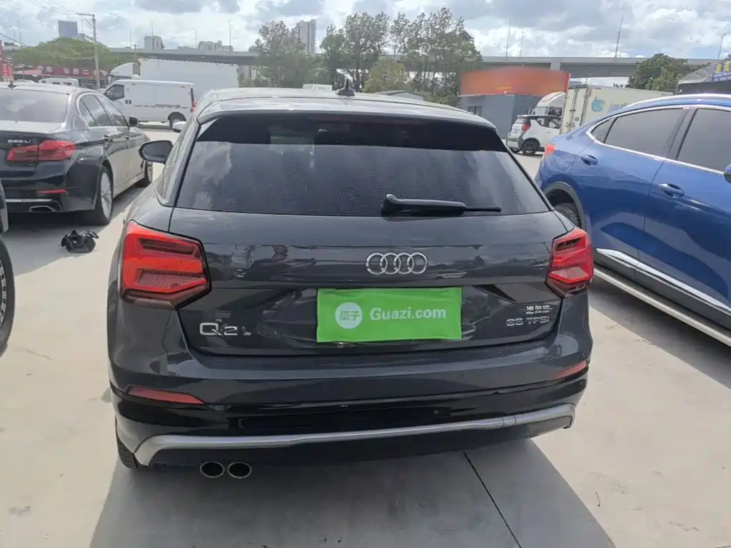 Audi Q2L 2019